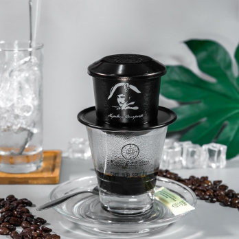 Cà phê phin truyền thống đen nóng